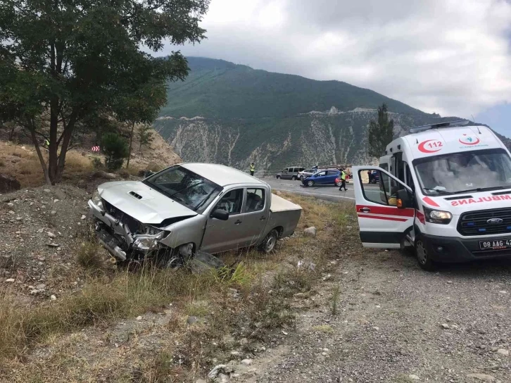 Artvin’de trafik kazası: 4 yaralı
