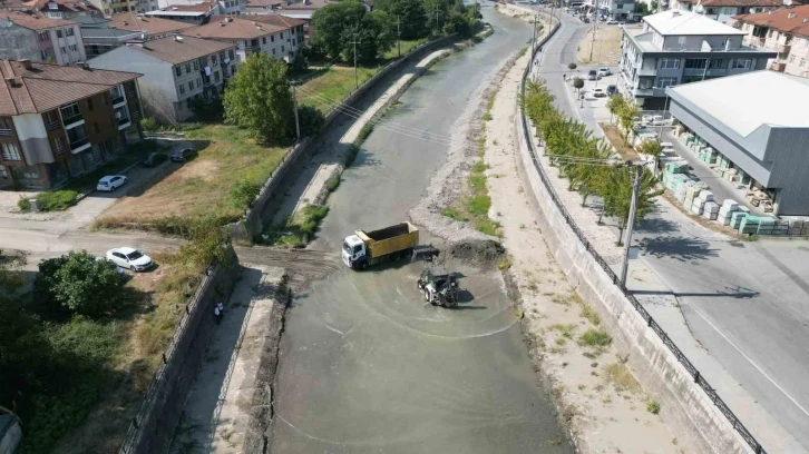 Asar Deresine iş makineleri girdi
