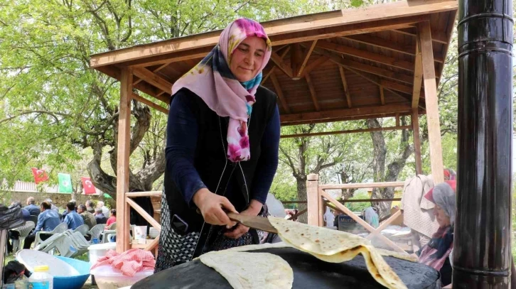 Asırlık geleneği böyle yaşattılar, hem izlemeye hem tadına doyulmadı
