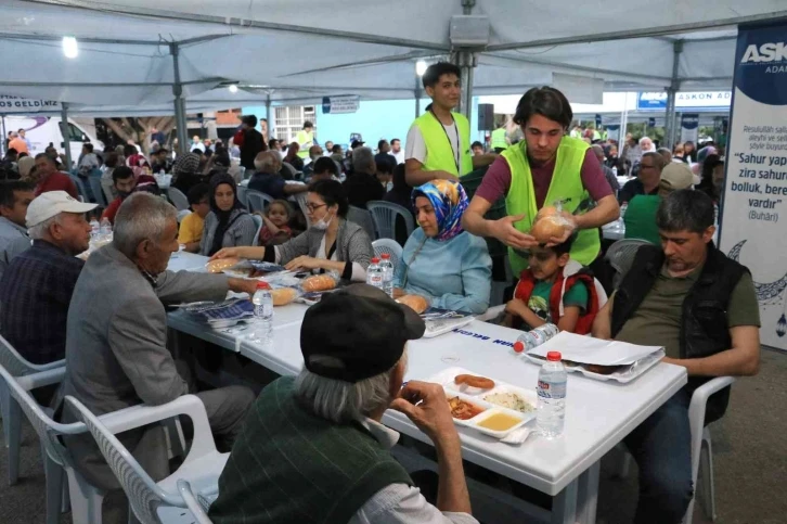 ASKON Adana’dan Ramazanda 45 bin kişiye iftar
