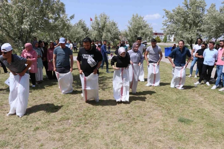 ASÜ’de bahar şenlikleri başladı
