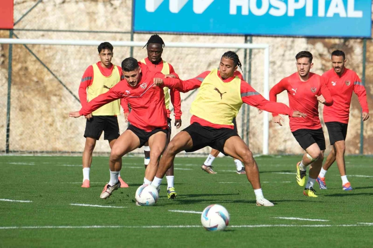 Atakaş Hatayspor, Göztepe maçı hazırlıklarını sürdürdü
