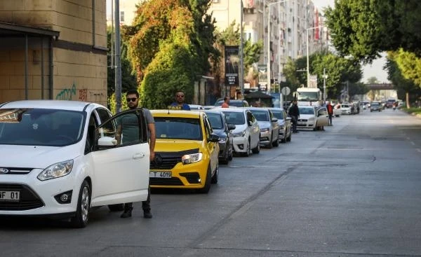 Atatürk, Antalya'da denizde ve karada anıldı