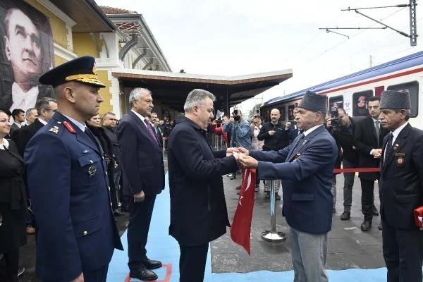 Atatürk’ün Adana’ya gelişinin 100. yıl dönümü törenlerle kutlandı