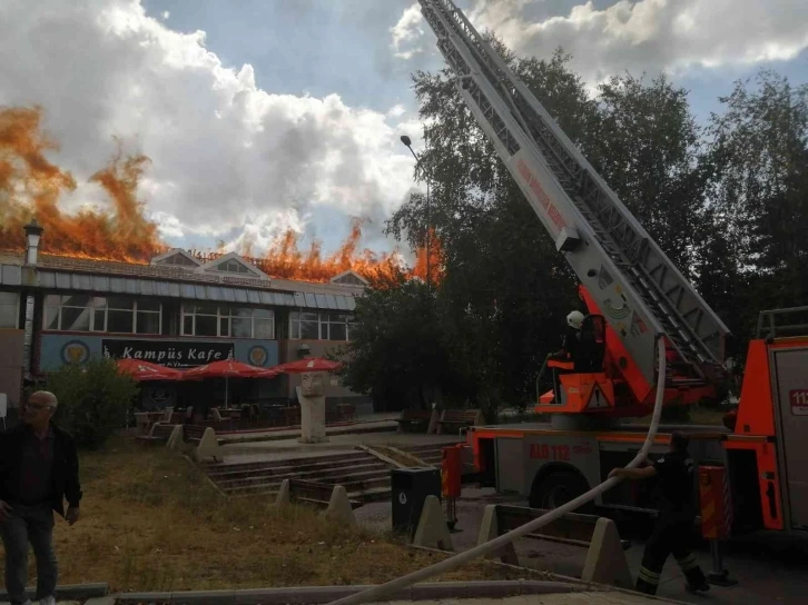 Atatürk Üniversitesi yemekhanesinde yangın
