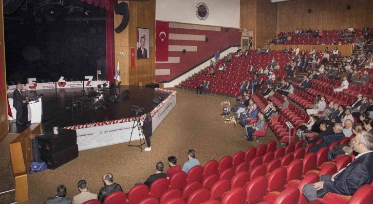 Atatürk Üniversitesinde "Ar-Ge ve Yenilik Süreçlerinde Yaşanan Dönüşüm" konuşuldu
