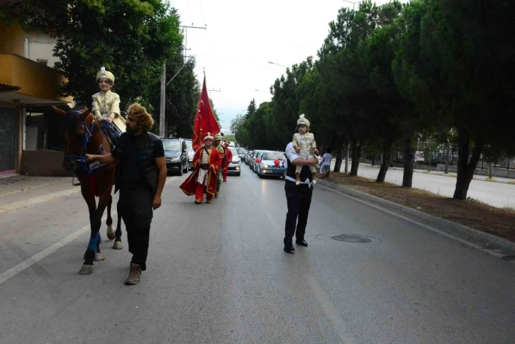 Atlı ve mehterli sünnet coşkusu
