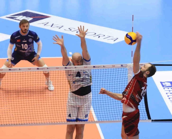 AXA Sigorta Efeler Ligi: Halkbank: 3 - Arkas Spor: 1
