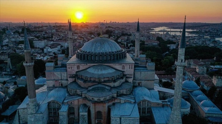 Ayasofya-i Kebir Cami-i Şerifi'nde restorasyon çalışmalarına başlandı