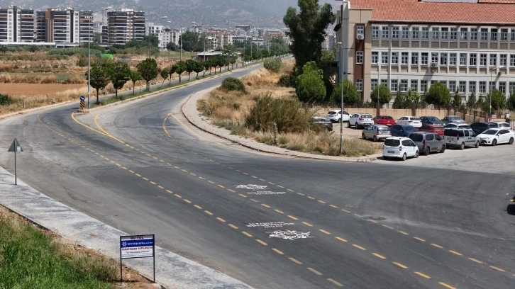 Aydın Büyükşehir Belediyesi Zeybekler Bulvarı’nı yeniledi
