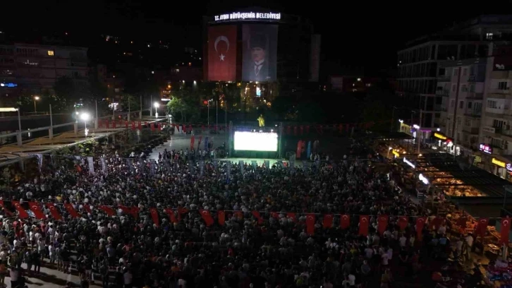 Aydın Büyükşehir, dev ekranlarda milli maç heyecanı yaşattı
