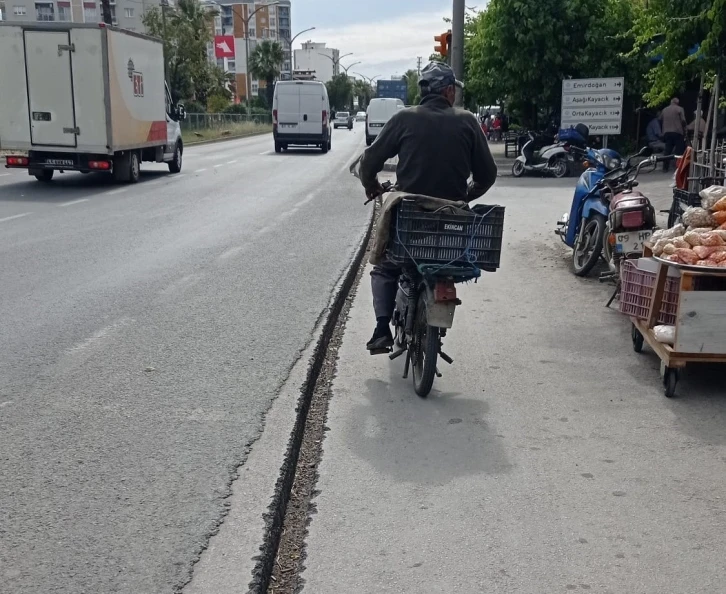 Aydın’da açık bırakılan çukur kazaya davetiye çıkarıyor
