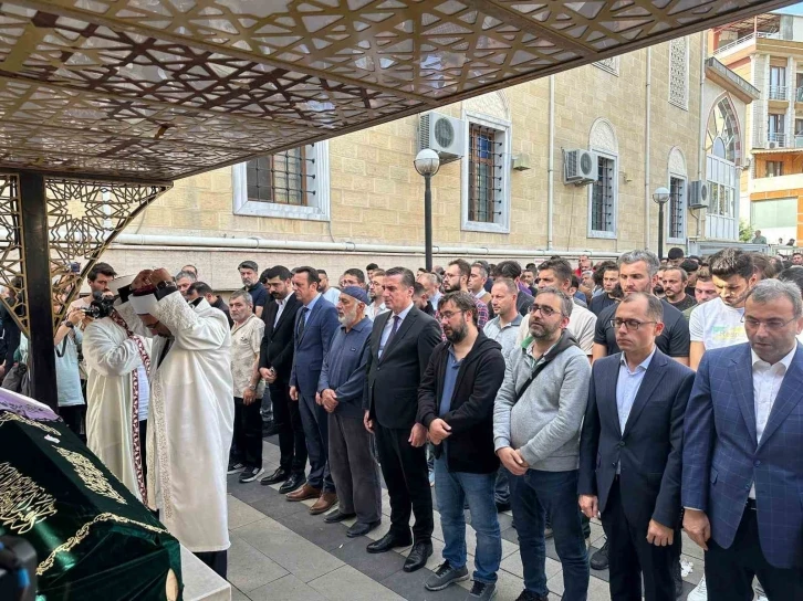 Aydın’da arızalı asansör faciasında hayatını kaybeden Zeren son yolculuğuna uğurlandı
