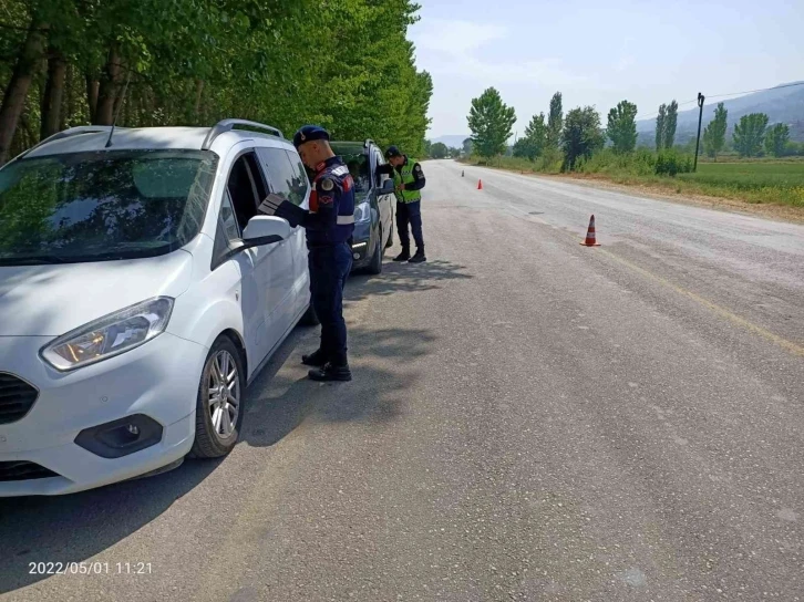 Aydın’da hatalı sürücüleri jandarma affetmedi
