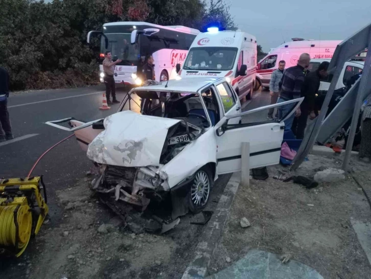 Aydın’da iki otomobil kafa kafaya çarpıştı: 5 yaralı
