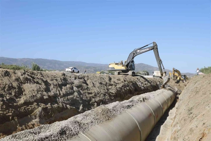 Aydın’da sulama boruları döşeme inşaatı devam ediyor
