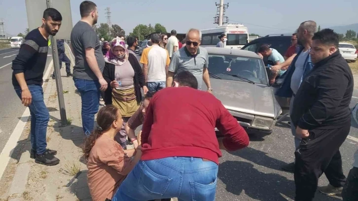 Aydın-Denizli yolunda zincirleme kaza; 6 yaralı
