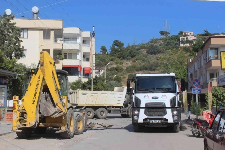 Aydıncık ve Bozyazı’da asfalt çalışmaları sürüyor
