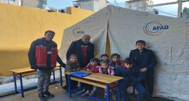 Aydın’dan giden ekipler depremzedelere psikolojik destek sağlıyor