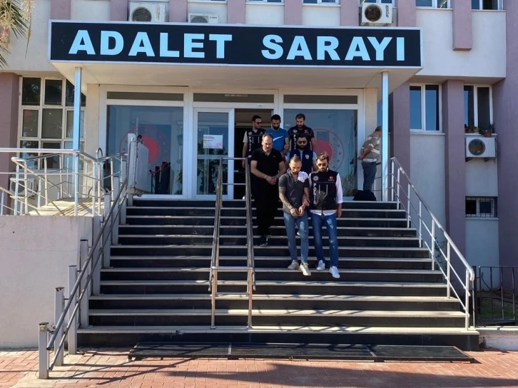 Ayvalık polisi, İzmir bağlantılı uyuşturucu çetesini çökertti
