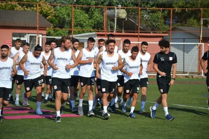 Ayvalıkgücü Belediyespor topbaşı yaptı
