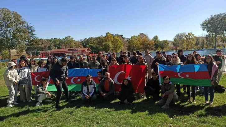 Azerbaycanlı öğrenciler Sakaryabaşı’nda keyifli zaman geçirdi
