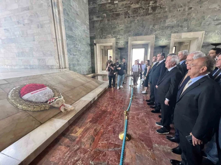 Aziz Yıldırım’dan Anıtkabir’e ziyaret
