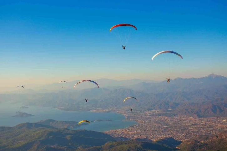 Babadağ’dan yamaç paraşütüyle uçuşlar arttı
