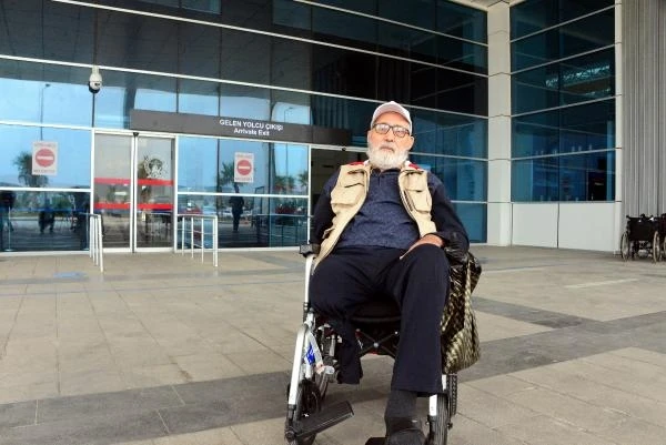 Bacağı ve kolunu kaybeden depremzede, oy kullanmak için tedavisine ara verdi