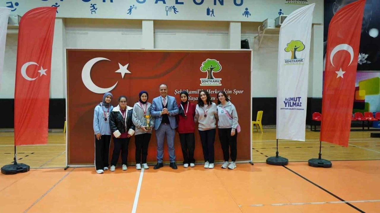 Badminton Kurtuluş Kupası’nda şampiyonlar belli oldu