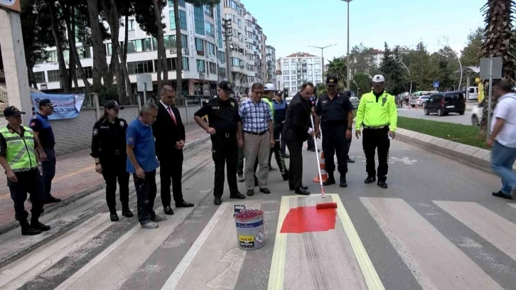 Bafra’da yaya geçitlerine kırmızı çizgi çekildi
