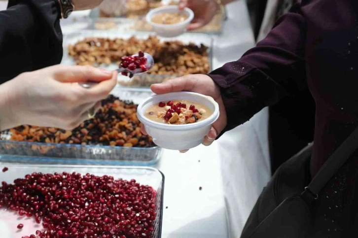 Bağcılar’da 10 bin kişilik aşure ikramı
