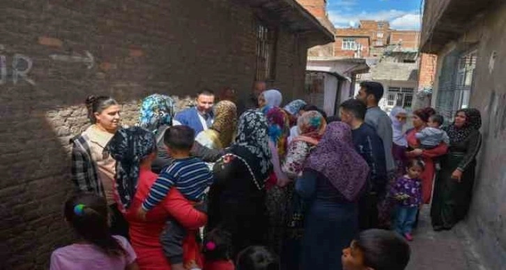 Bağlar Belediye Başkanı Beyoğlu, vatandaşlarla bir araya gelmeye devam ediyor