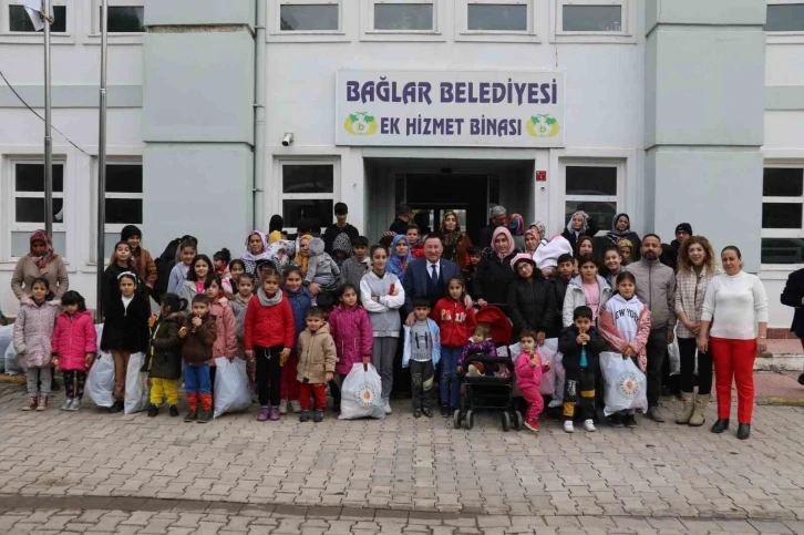 Bağlar ilçesinde 11 ayda 3 bin 152 çocuğa giysi desteği sağlandı
