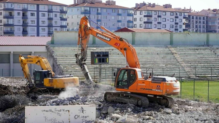 Bağlum Stadı baştan sona yenileniyor
