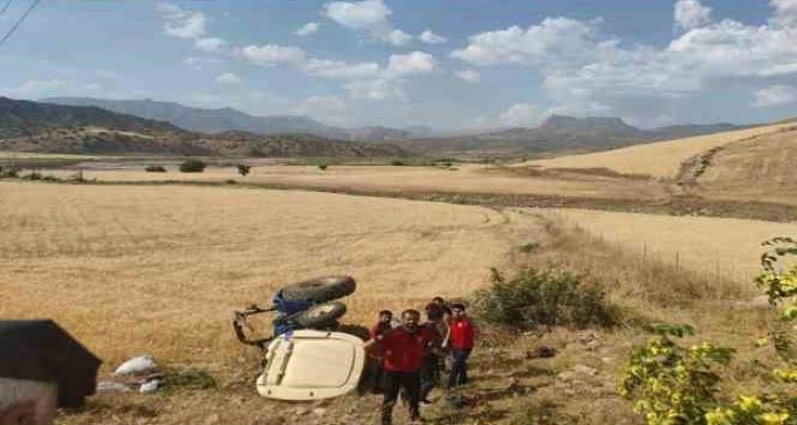 Bahçeden dönen çift devrilen traktörün altında kaldı: 1 ölü, 1 yaralı