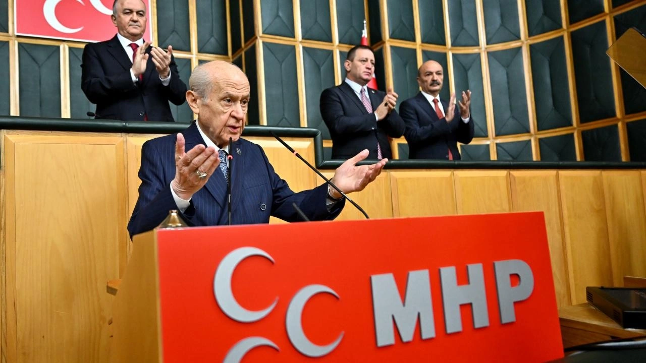 Bahçeli'nin DEM'le el sıkışmasına vatandaş ne diyor? Optimar'dan çarpıcı anket