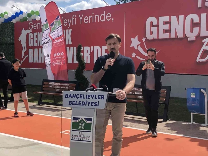 Bahçelievler’de tamamlanan iki park hizmete açıldı
