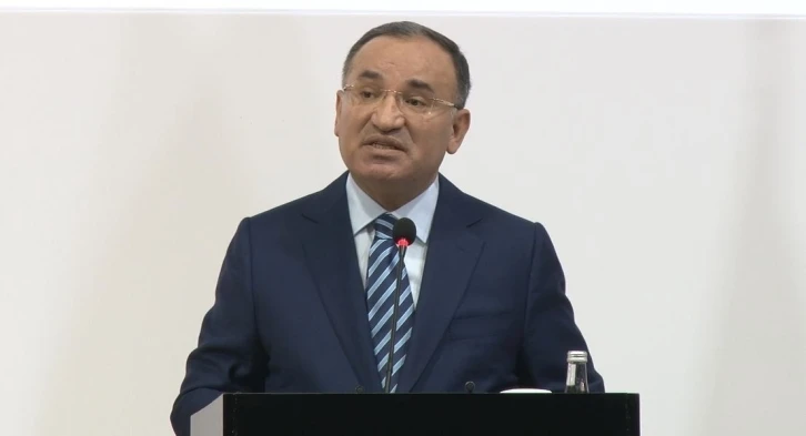 Bakan Bozdağ: "Hakim ve savcıların vicdanı anayasa, kanun ve hukukla mutlak ve mutlak bağlı olmalıdır"
