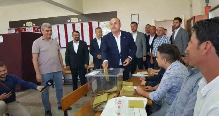 Bakan Çavuşoğlu oyunu Alanya’da kullandı