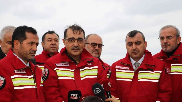 Bakan Dönmez’den petrol rezervi açıklaması : ‘Arkası gelecek bizi takip edin’
