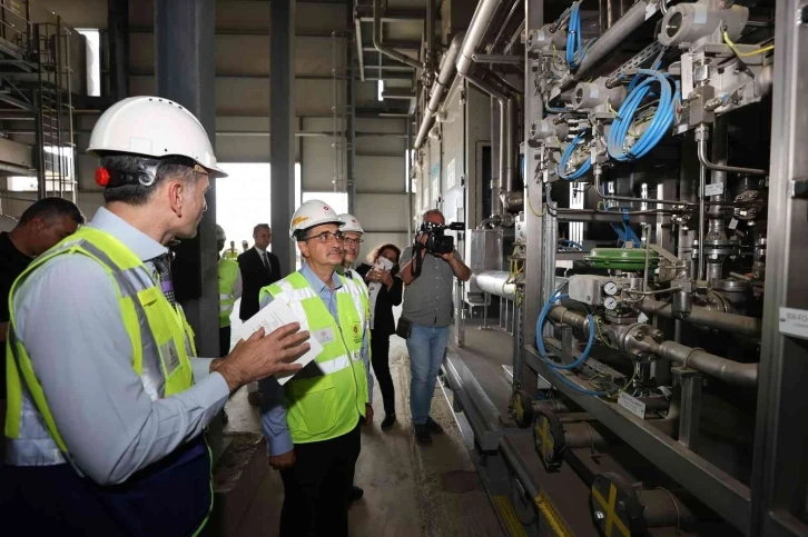 Bakan Dönmez duyurdu: Türkiye kışa doğal gaz depoları dolu giriyor
