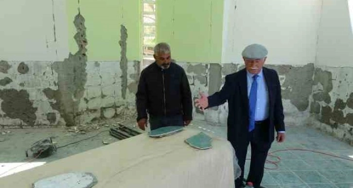 Bakan Ersoy’un talimatıyla restorasyona alınan cemevinde çalışmalar sürüyor