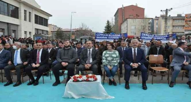 Bakan Kasapoğlu, Kars’ta Gençlik Merkezi’nin açılışını yaptı