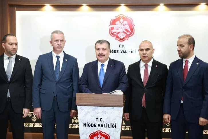 Bakan Koca: "31 bin 317 kişinin alımı için kılavuz yayınlamak üzere önümüzdeki hafta ÖSYM’ye gönderiyoruz"
