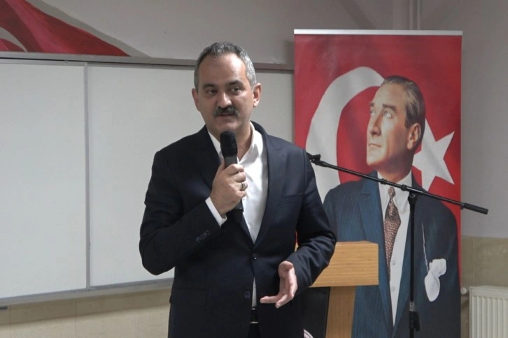 Bakan Özer: 'En büyük zenginliğimiz öğretmenlerimiz'