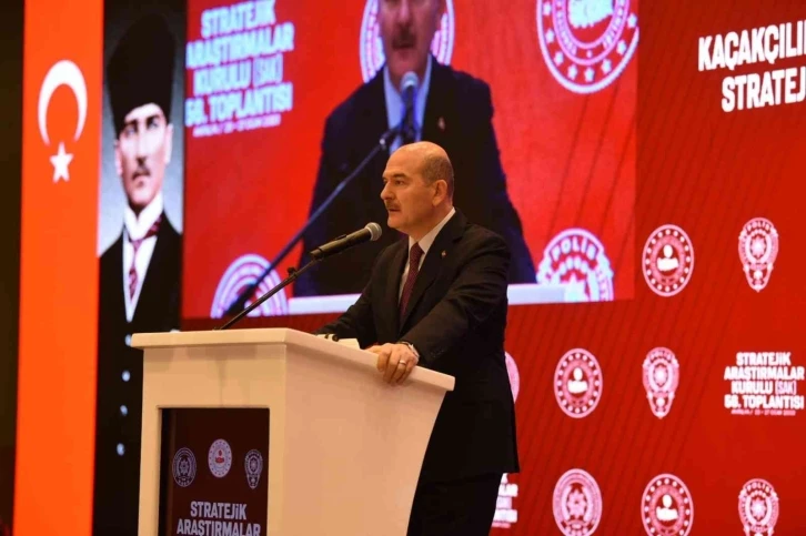 Bakan Soylu: “2 kare fotoğraf üzerinden bize iftira atanlar, organize suç örgütlerinin avukatlığını yapar hale gelmişlerdir”
