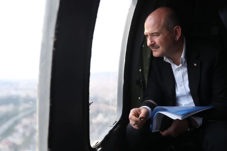 Bakan Soylu, 43 ilin geçiş güzergahında helikopterle trafik denetimi yaptı
