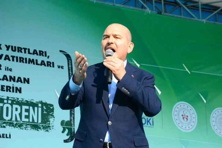 Bakan Soylu: "O akşam Tayyip Erdoğan’ın önünde diz çökecekler"
