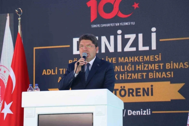 Bakan Tunç: "Bazı kararlar özelinde yapılan eleştiriler yargımızın temelini yıpratır, müsaade etmeyiz"
